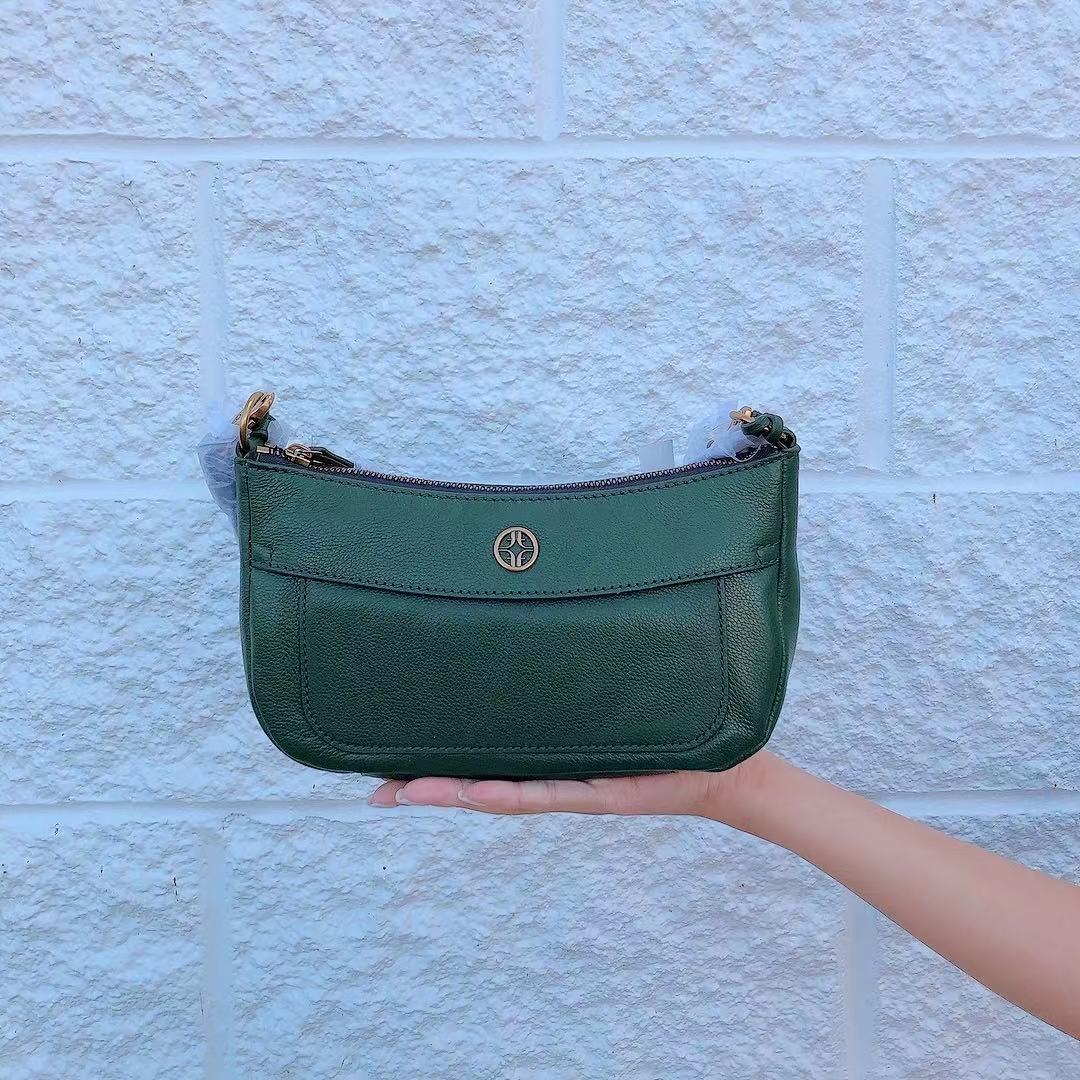 Fossil SHB3020298 Skylar Mini Baguette In Green Fossil SHB3020298 Skylar Mini Baguette In Green
